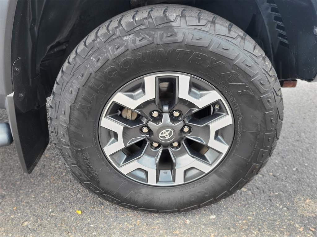 2020 Toyota Tacoma TRD Off-Road photo 18