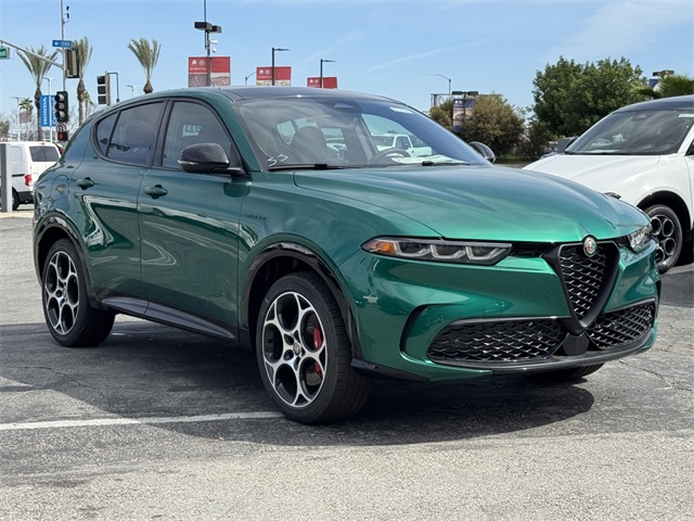 2025 Alfa Romeo Tonale Base