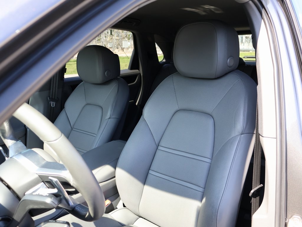 2023 Porsche Cayenne E-Hybrid photo 5