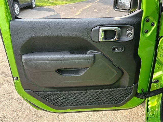2025 Jeep Wrangler Sport S photo 28