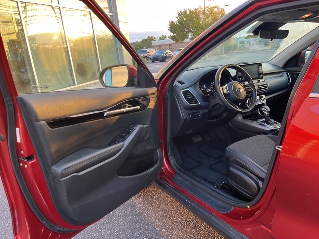 2021 Kia Seltos S photo 3