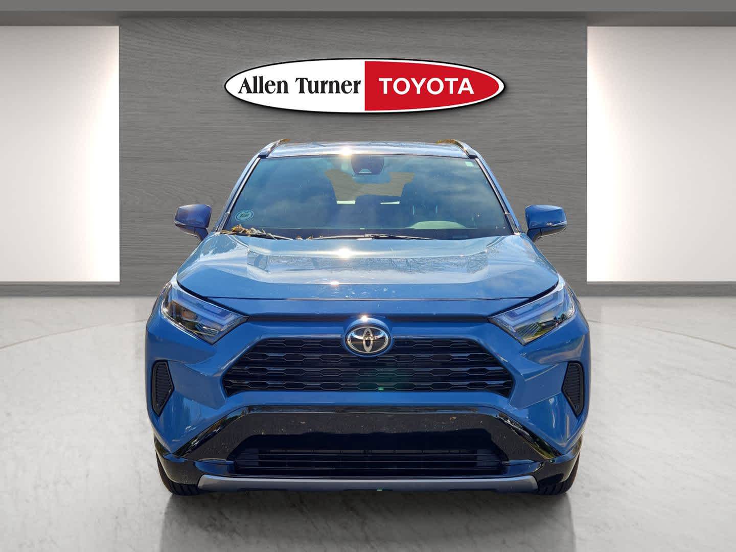 2025 Toyota RAV4 Hybrid SE photo 4