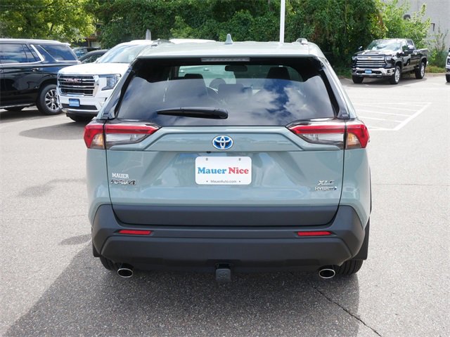 2023 Toyota RAV4 Hybrid XLE Premium photo 5