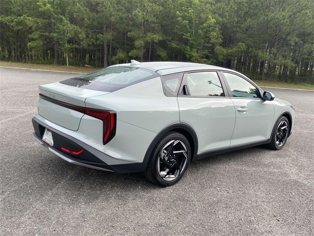 2025 Kia K4 EX photo 3