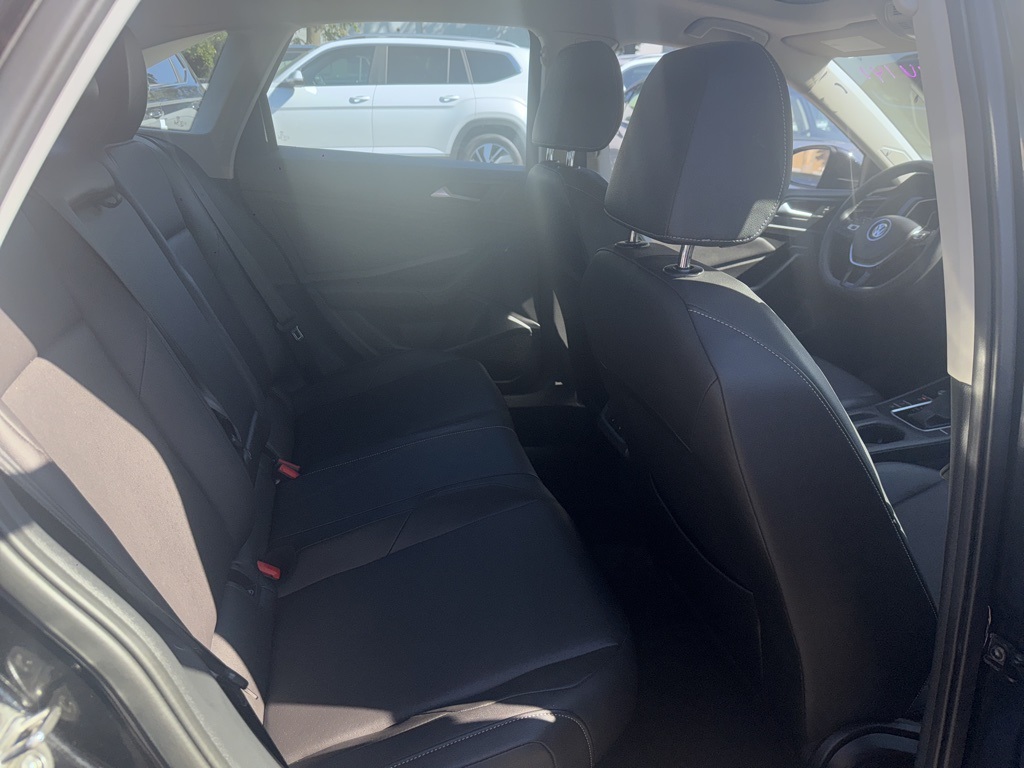 2020 Volkswagen Jetta SEL photo 4