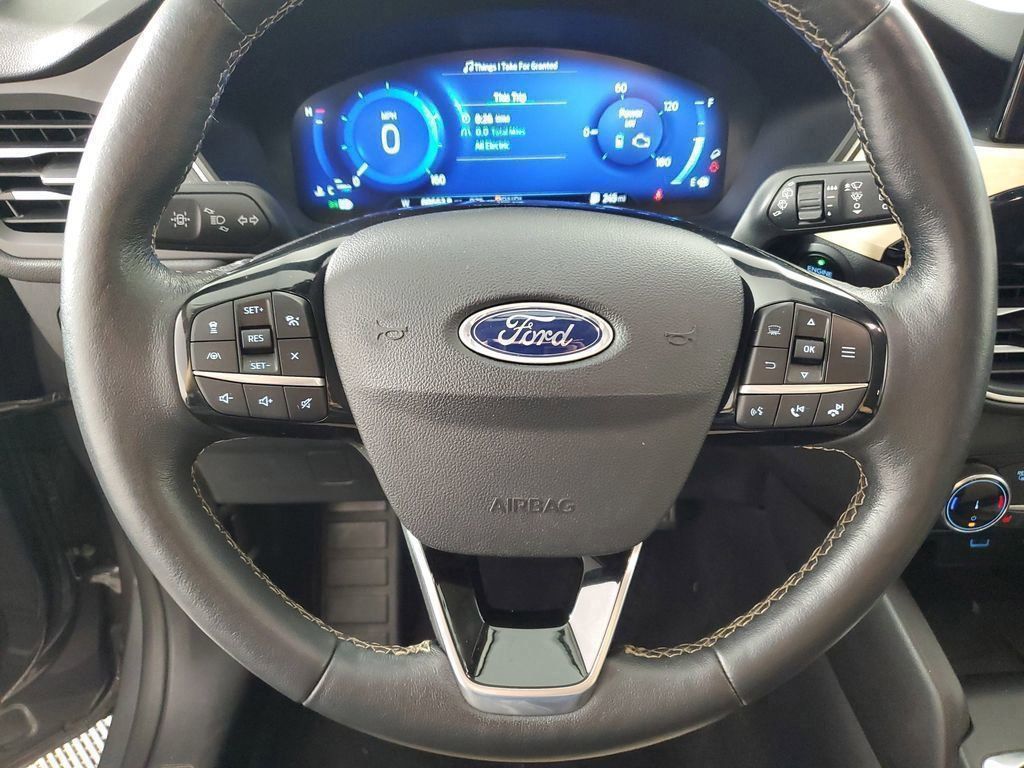 2022 Ford Escape Titanium Hybrid photo 20