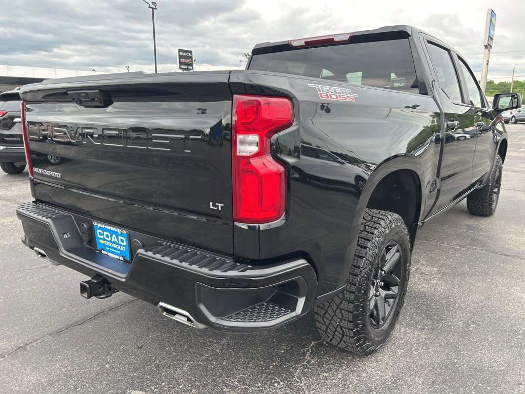 2024 Chevrolet Silverado 1500 LT Trail Boss photo 2