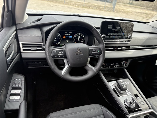 2025 Mitsubishi Outlander PHEV SE photo 29