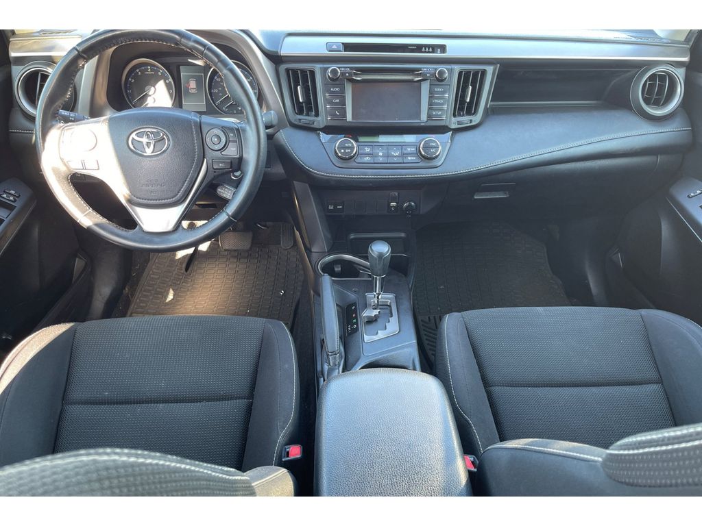 2017 Toyota RAV4 XLE photo 15