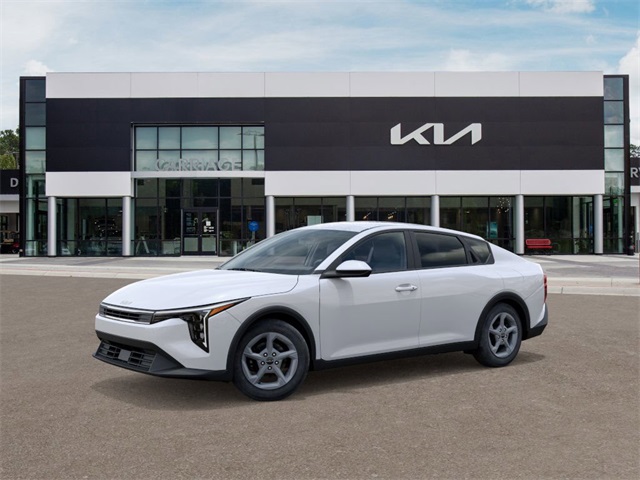 2025 Kia K4 LXS photo 2