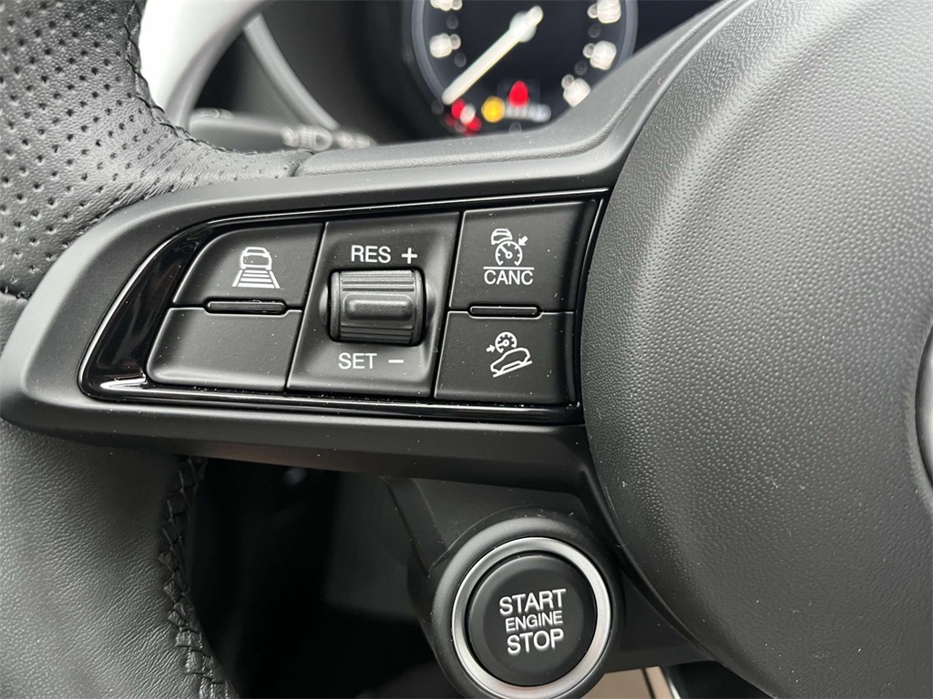 2025 Alfa Romeo Stelvio Sprint Base photo 4
