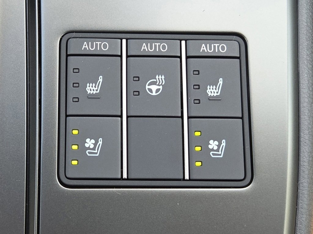 2025 Lexus UX Premium photo 9