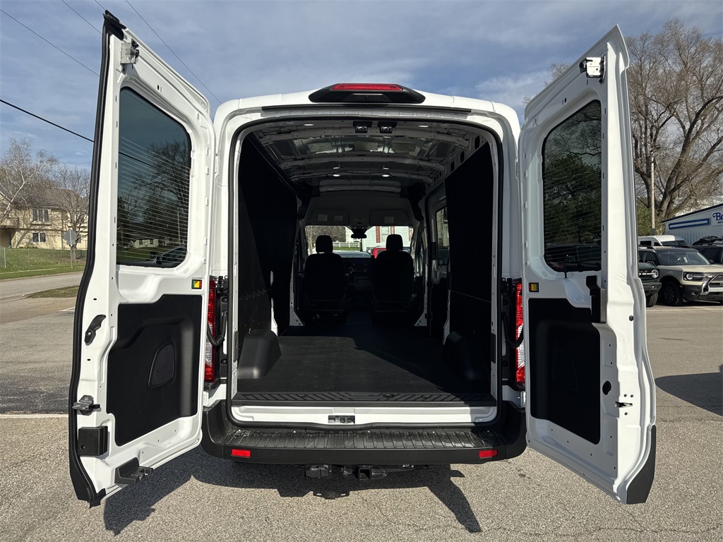 2025 Ford Transit Cargo Van photo 7