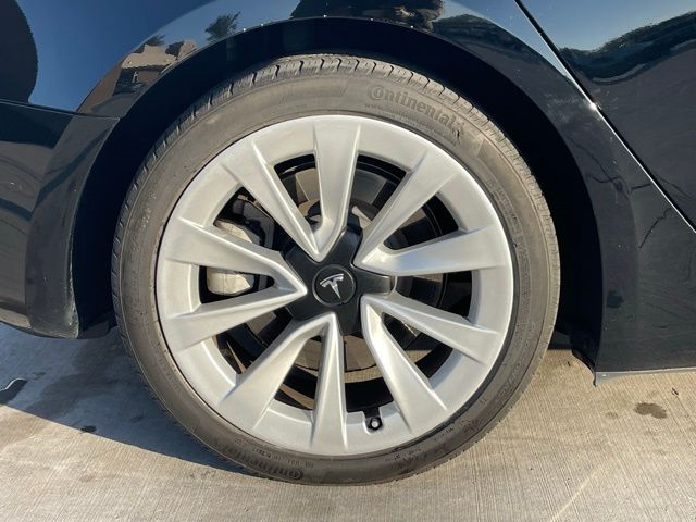 2023 Tesla Model 3 photo 4