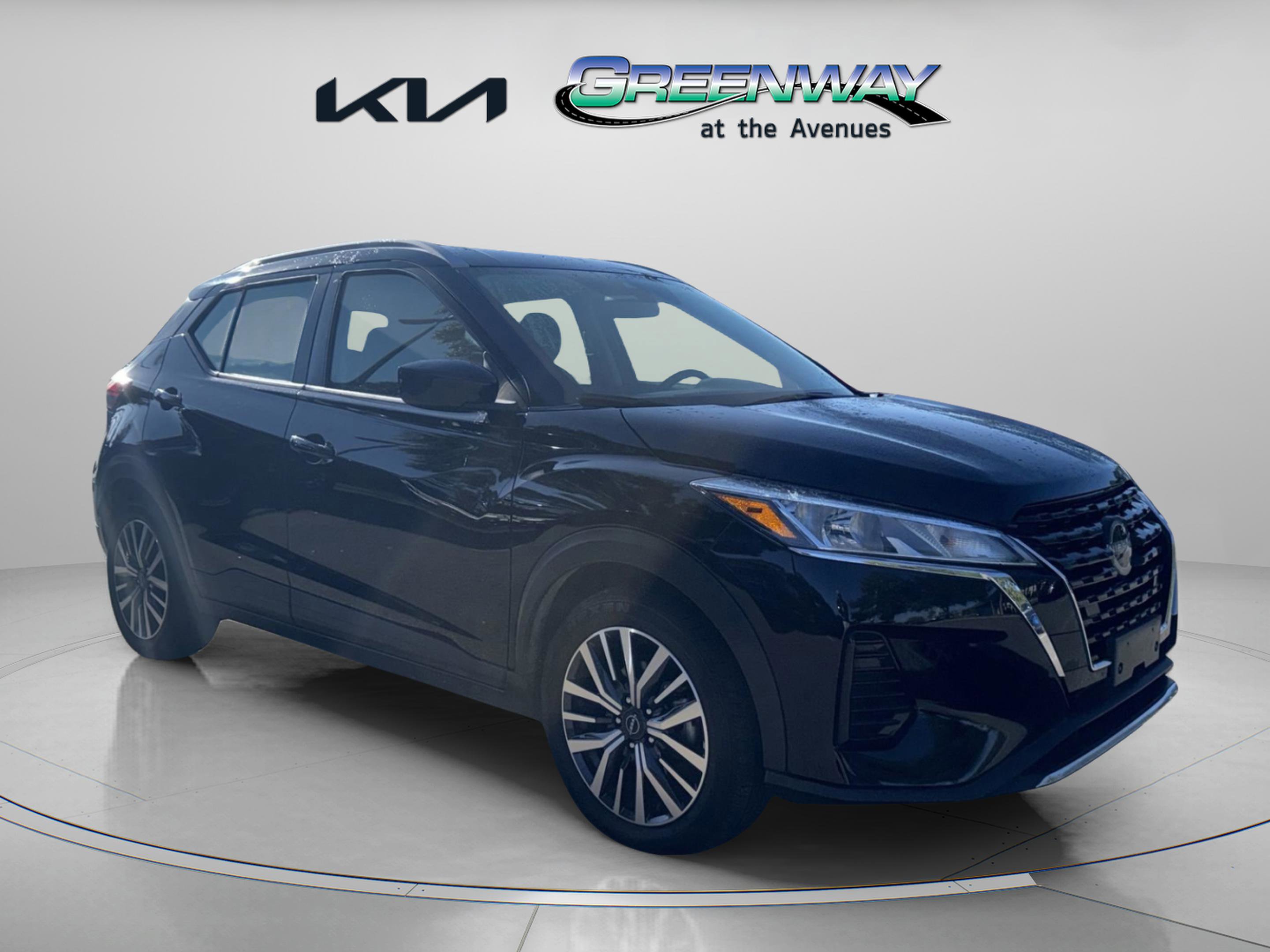 2022 Nissan Kicks SV's photo