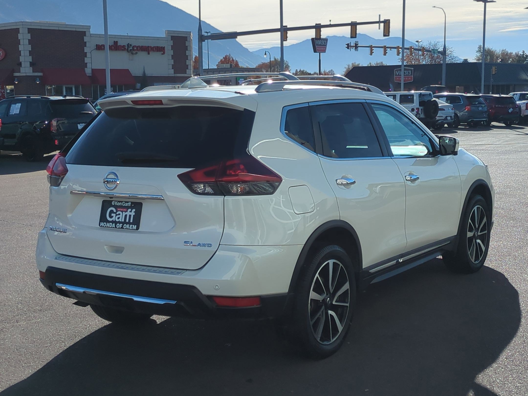 2020 Nissan Rogue SL photo 2