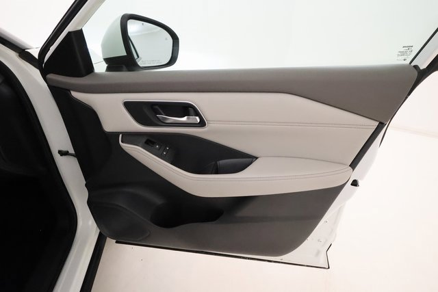 2021 Nissan Rogue SV photo 21