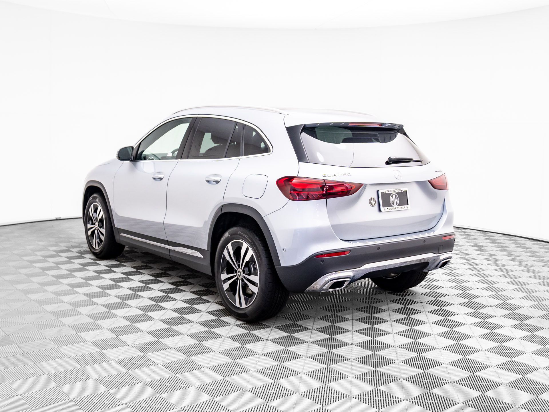 2026 Mercedes Benz GLA 250 4MATIC photo 2