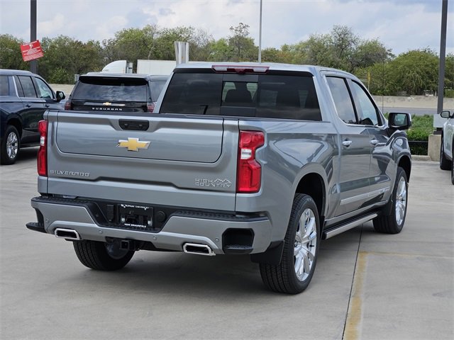 2026 Chevrolet Silverado 1500 High Country photo 3