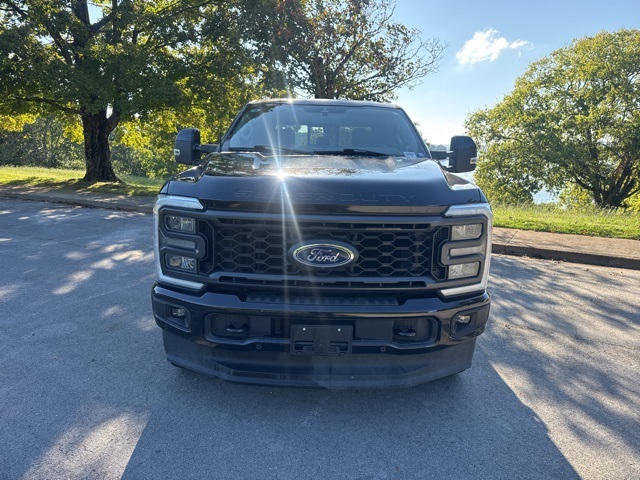 2023 Ford F-250 photo 2