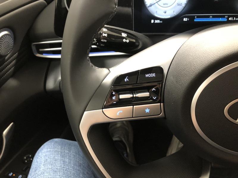 2025 Hyundai Elantra SEL Convenience photo 20