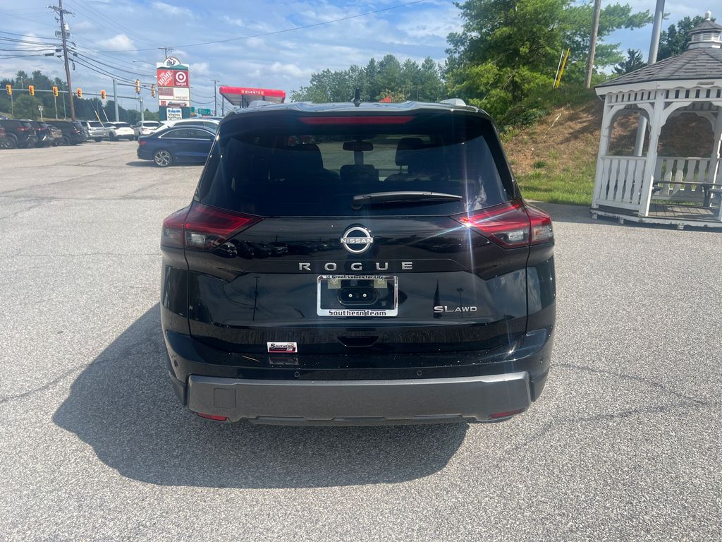 2025 Nissan Rogue SL photo 4