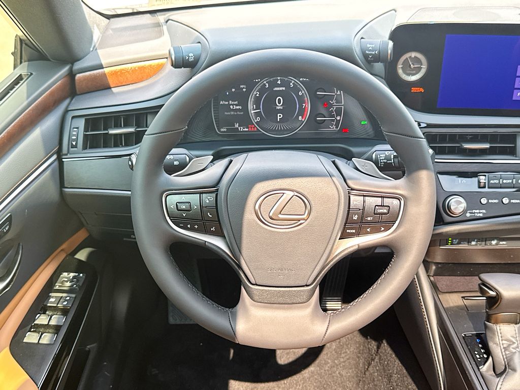 2025 Lexus ES 350 F SPORT Design photo 27