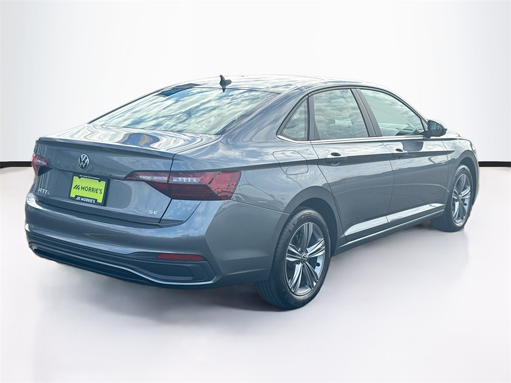 2024 Volkswagen Jetta SE photo 4
