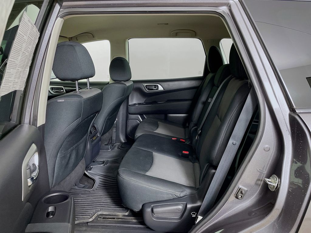 2017 Nissan Pathfinder SV photo 20