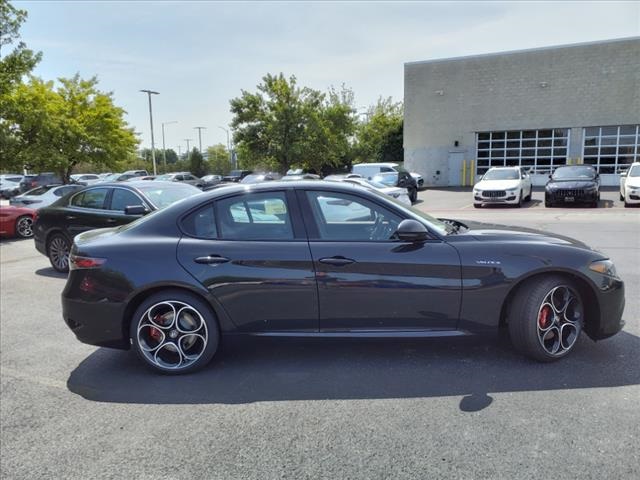 2024 Alfa Romeo Giulia Ti - VELOCE photo 2