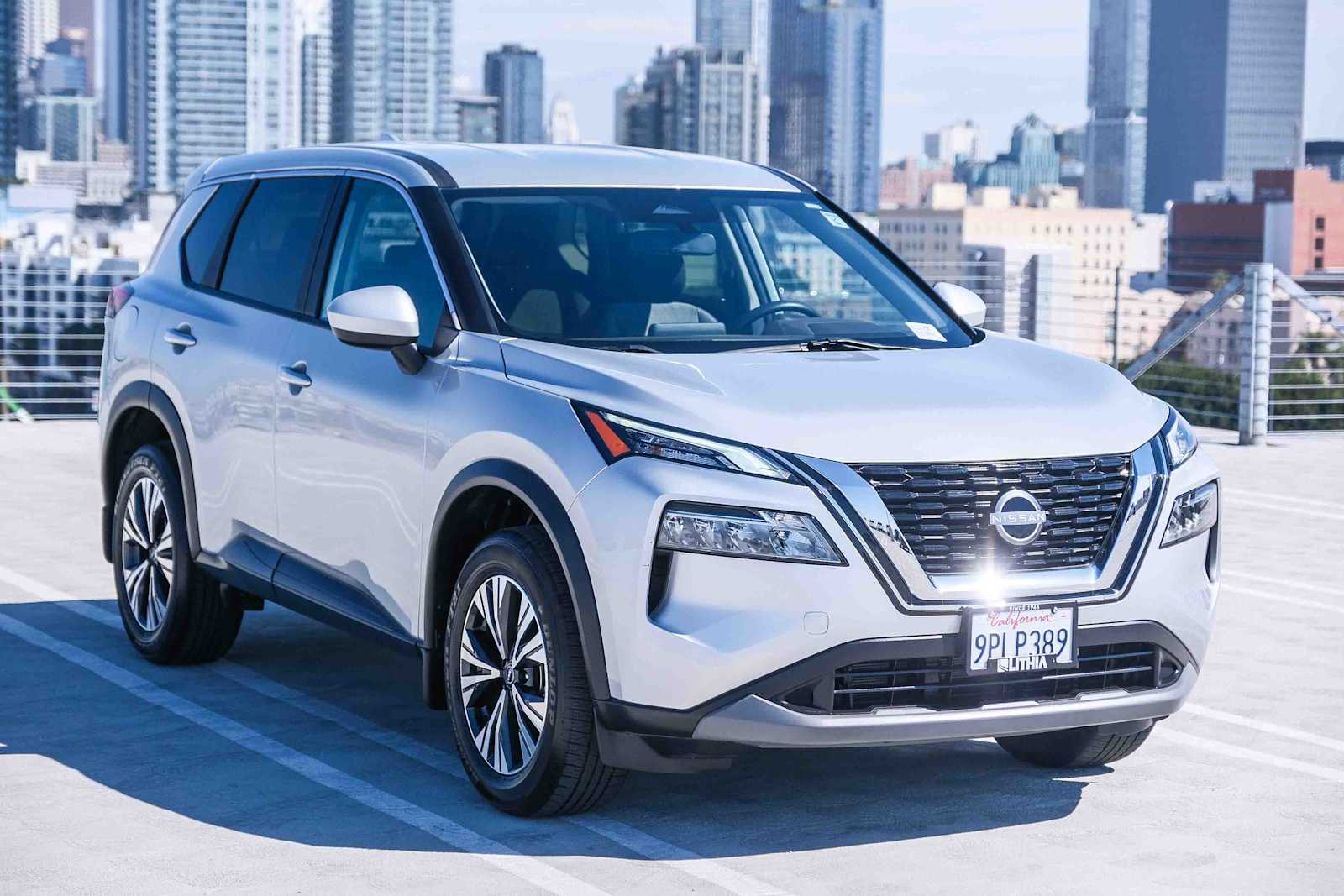 2023 Nissan Rogue SV photo 2