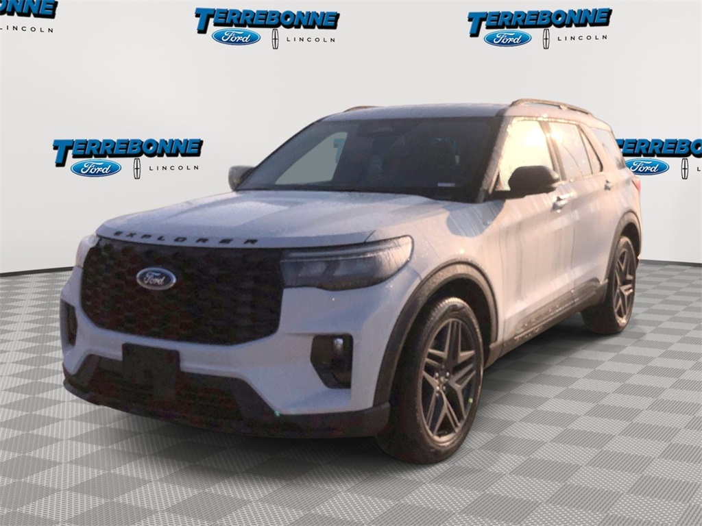 2026 Ford Explorer ST-LINE's photo