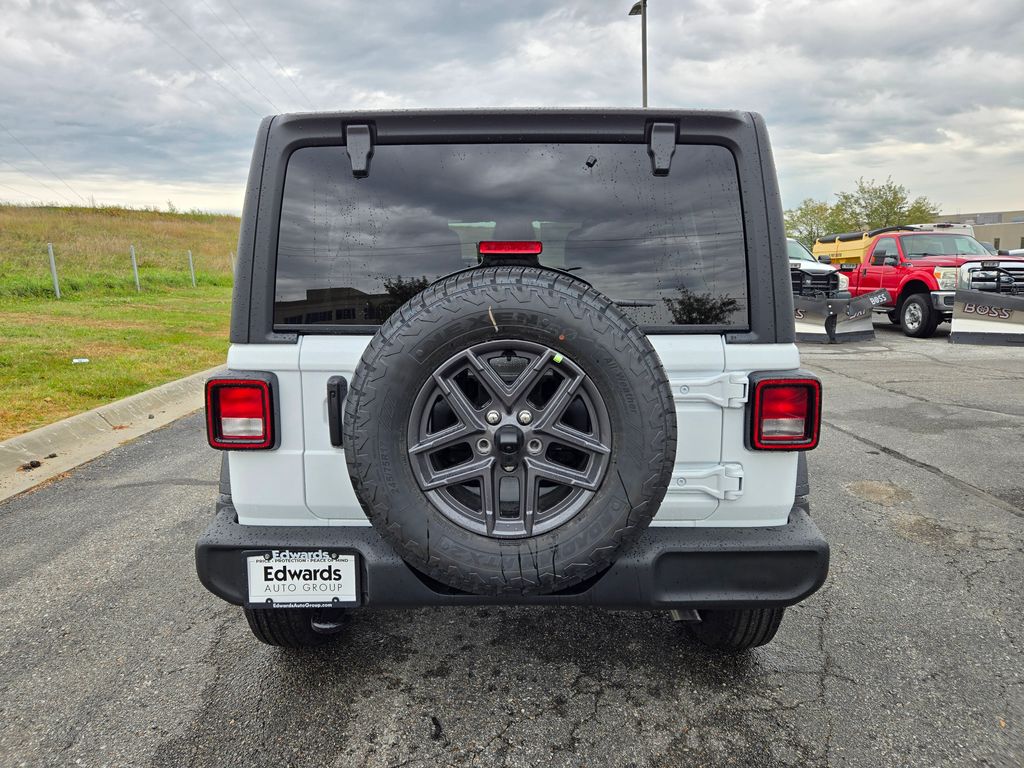 2025 Jeep Wrangler Sport S photo 4