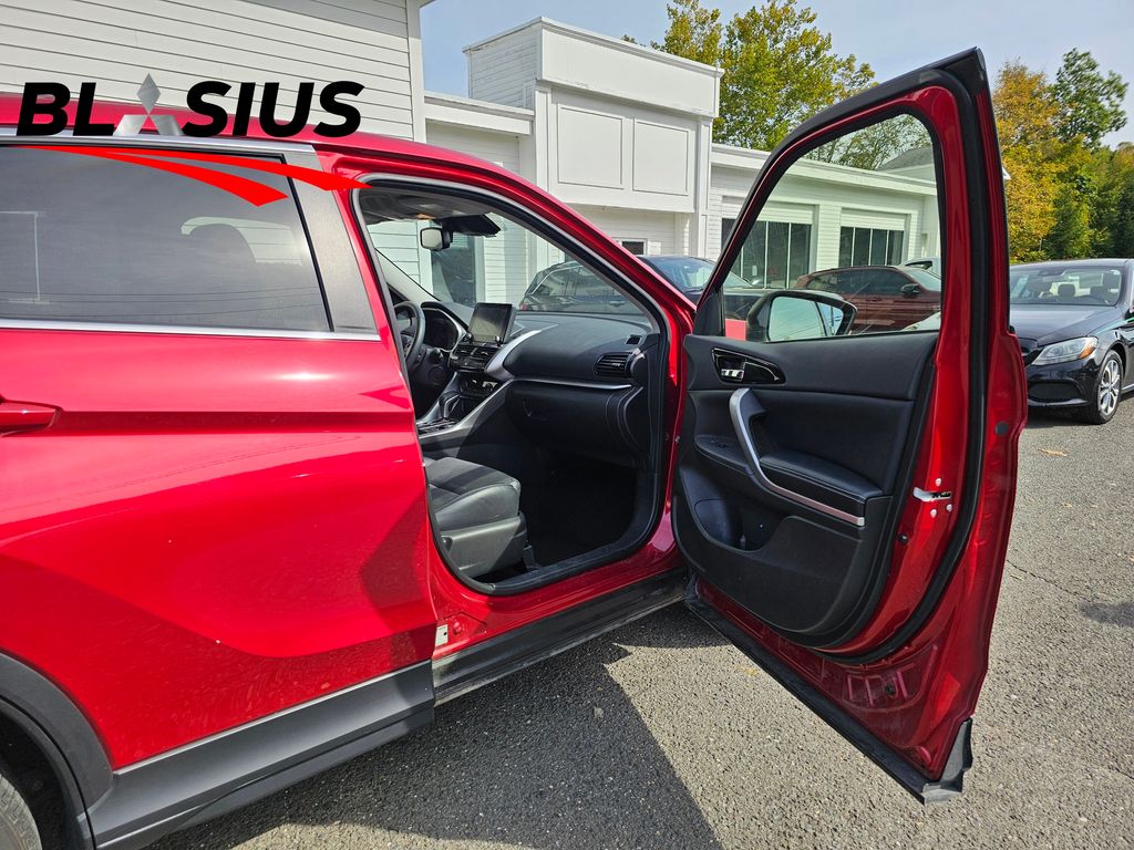 2024 Mitsubishi Eclipse Cross SE photo 7