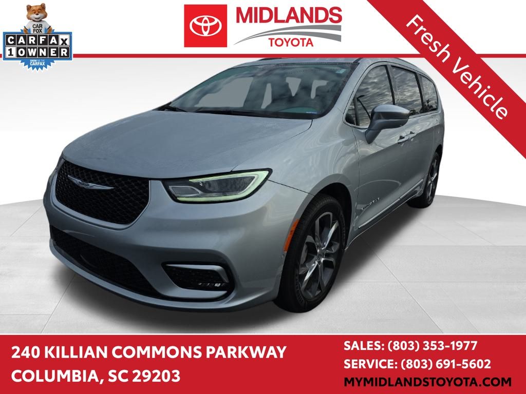 2022 Chrysler Pacifica Pinnacle's photo