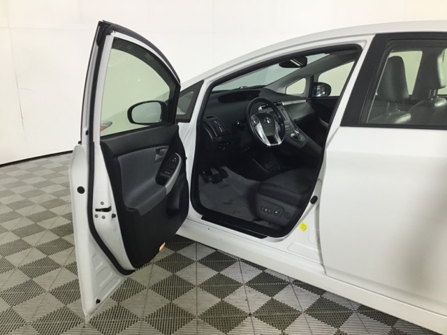 2013 Toyota Prius Plug-in Base photo 9