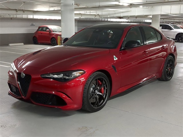 2024 Alfa Romeo Giulia Quadrifoglio photo 3