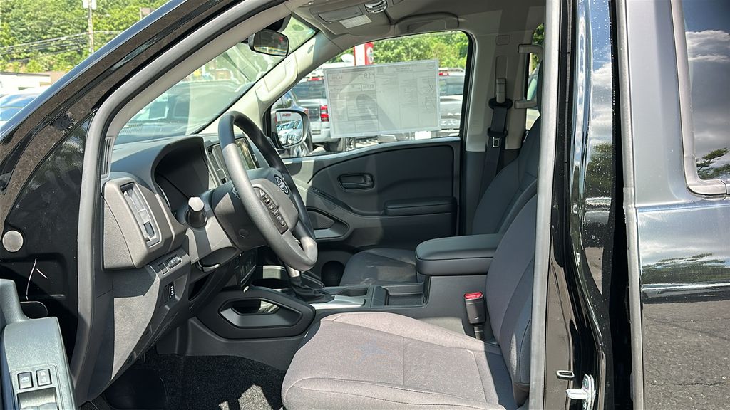 2025 Nissan Frontier S photo 9