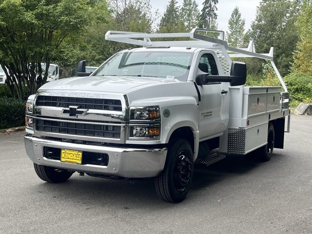 2024 Chevrolet Silverado 5500HD Work Truck photo 3