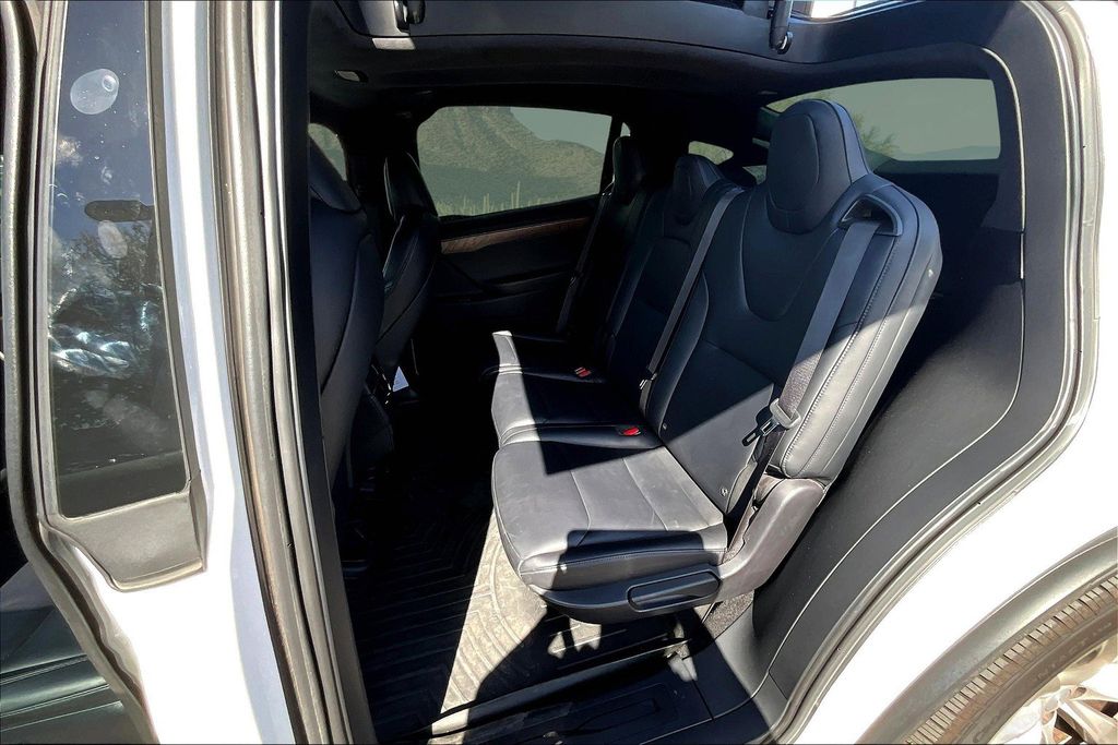 2020 Tesla Model X Long Range photo 24