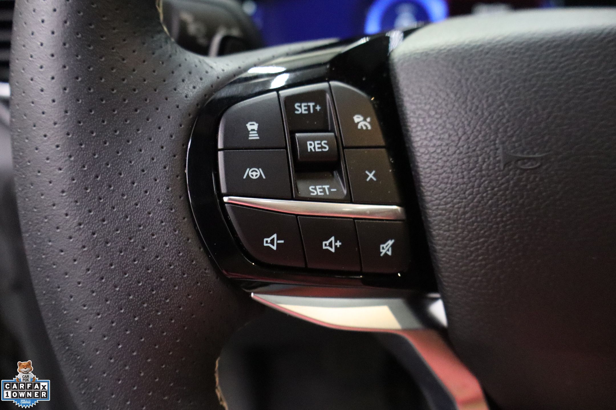 2023 Ford Explorer ST photo 17