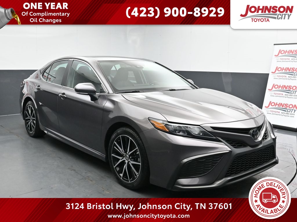 2023 Toyota Camry SE's photo