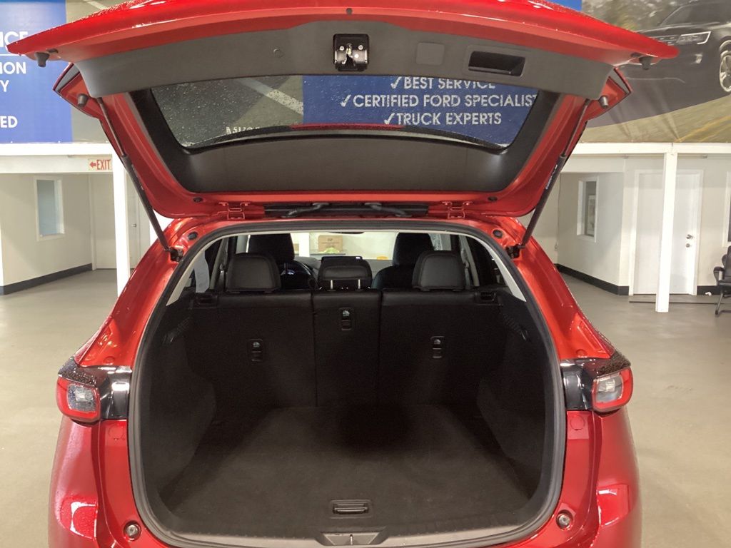 2023 Mazda CX-5 2.5 S Preferred photo 4