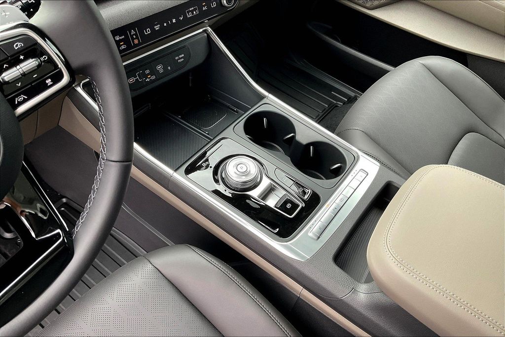 2026 Kia Carnival EX photo 4