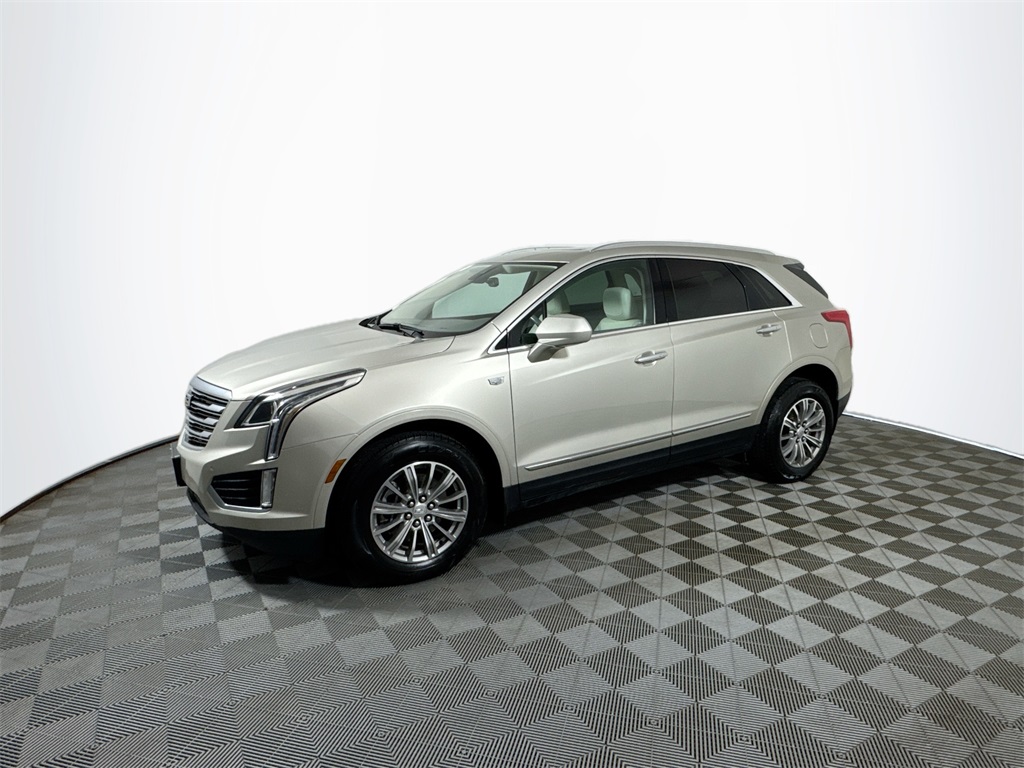 Used 2017 Cadillac XT5 Luxury with VIN 1GYKNDRS8HZ198771 for sale in Chippewa Falls, WI