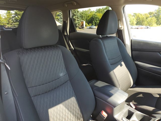 2020 Nissan Rogue SV photo 17
