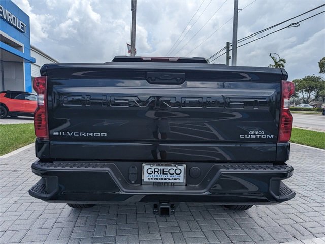 2026 Chevrolet Silverado Custom photo 3