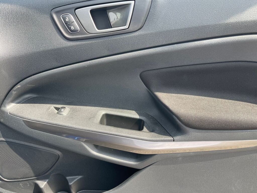 2022 Ford EcoSport SE photo 22