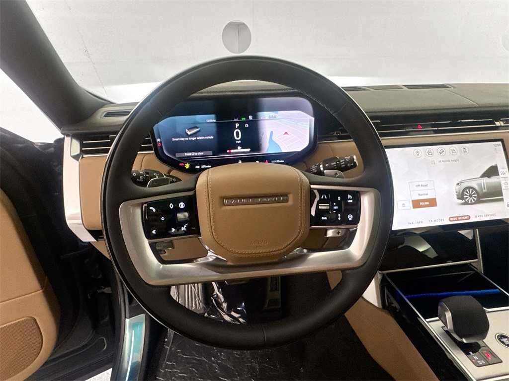 2025 Land Rover Range Rover SE photo 8