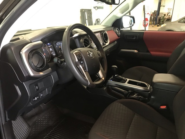 2023 Toyota Tacoma SR5 photo 11